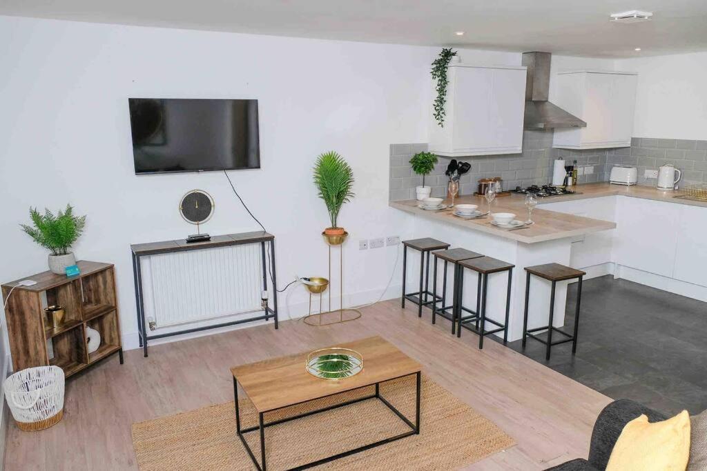 Garden Of Eden 1 Bedroom Flat In Fishponds بريستول المظهر الخارجي الصورة
