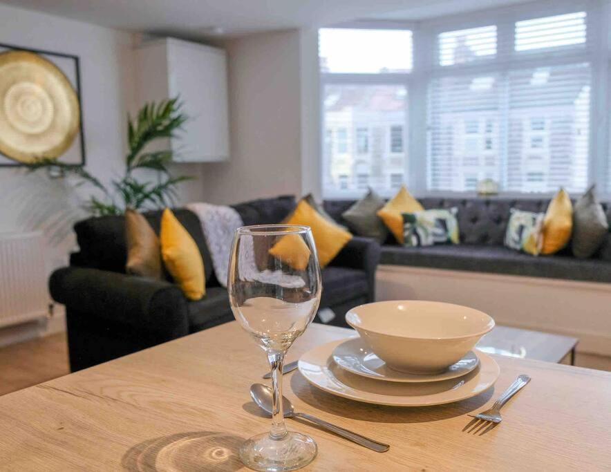 Garden Of Eden 1 Bedroom Flat In Fishponds بريستول المظهر الخارجي الصورة