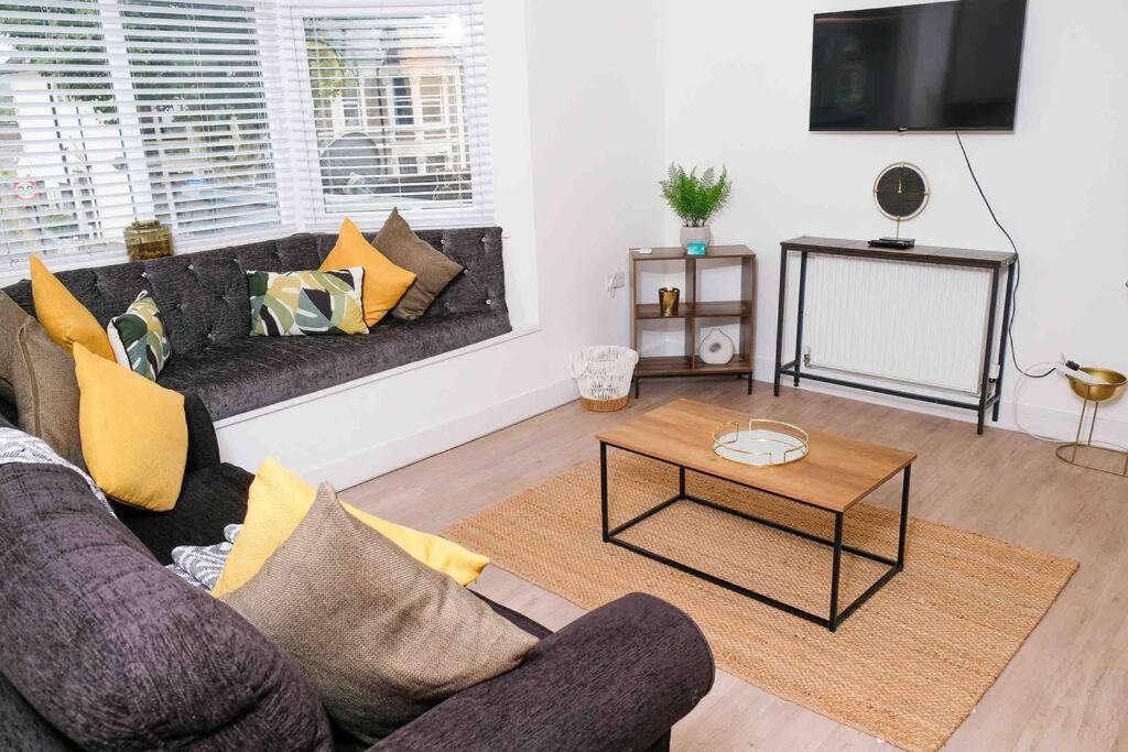 Garden Of Eden 1 Bedroom Flat In Fishponds بريستول المظهر الخارجي الصورة